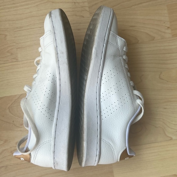 Adidas Advantage perforated sneakers. - Picture 2 of 9